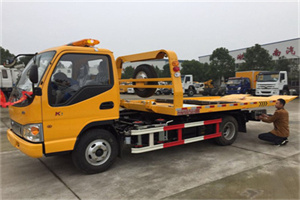 龙岩哪里有拖车服务