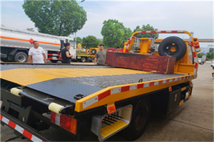 龙岩附近拖车电话号码服务