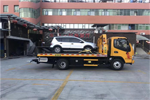 龙岩汽车紧急补胎换胎救援